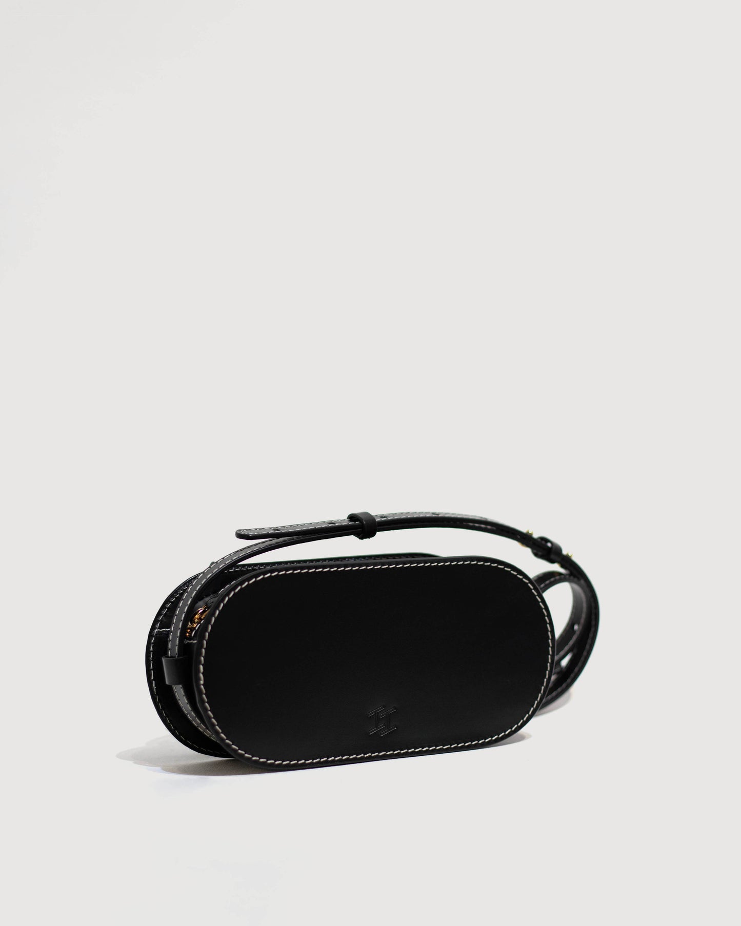 Cleo 2.0 - Black (Contrast Stitch)