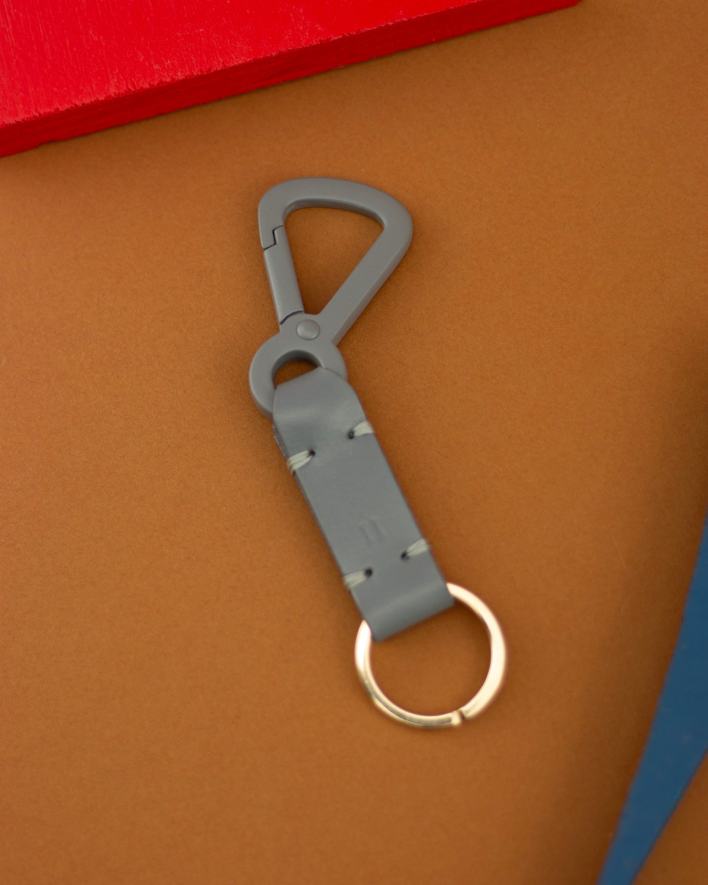 Keychain N1 - Grey & Gold