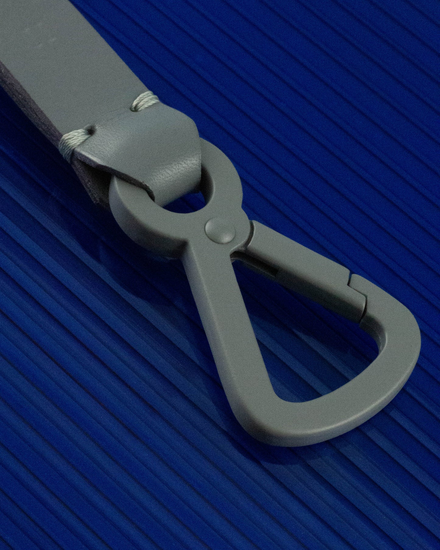 Keychain N1 - Grey & Gold