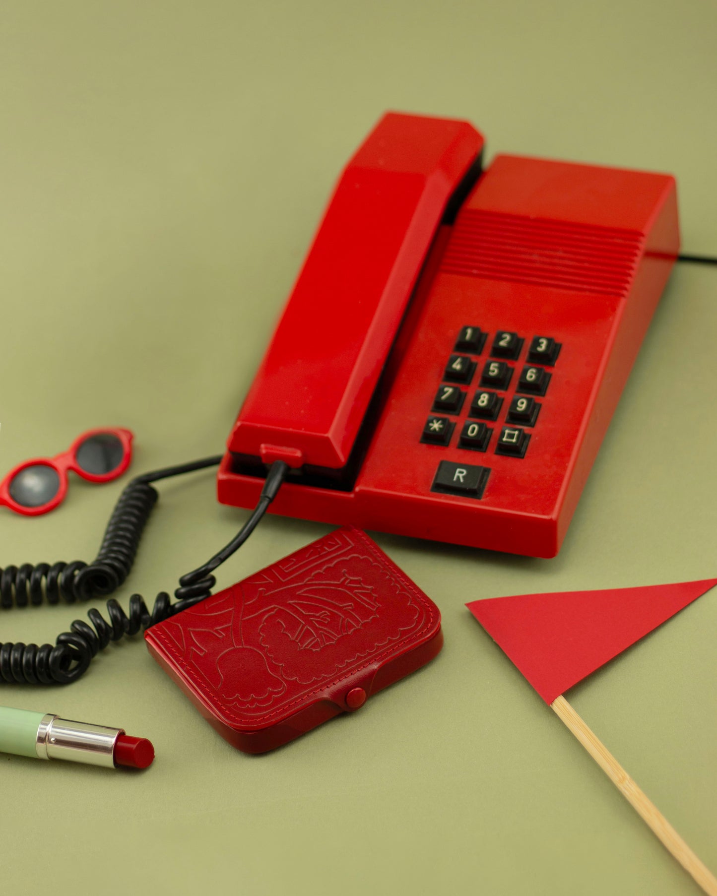 Jules Wallet - Hugo Yoshikawa x Iriarte Iriarte - Red