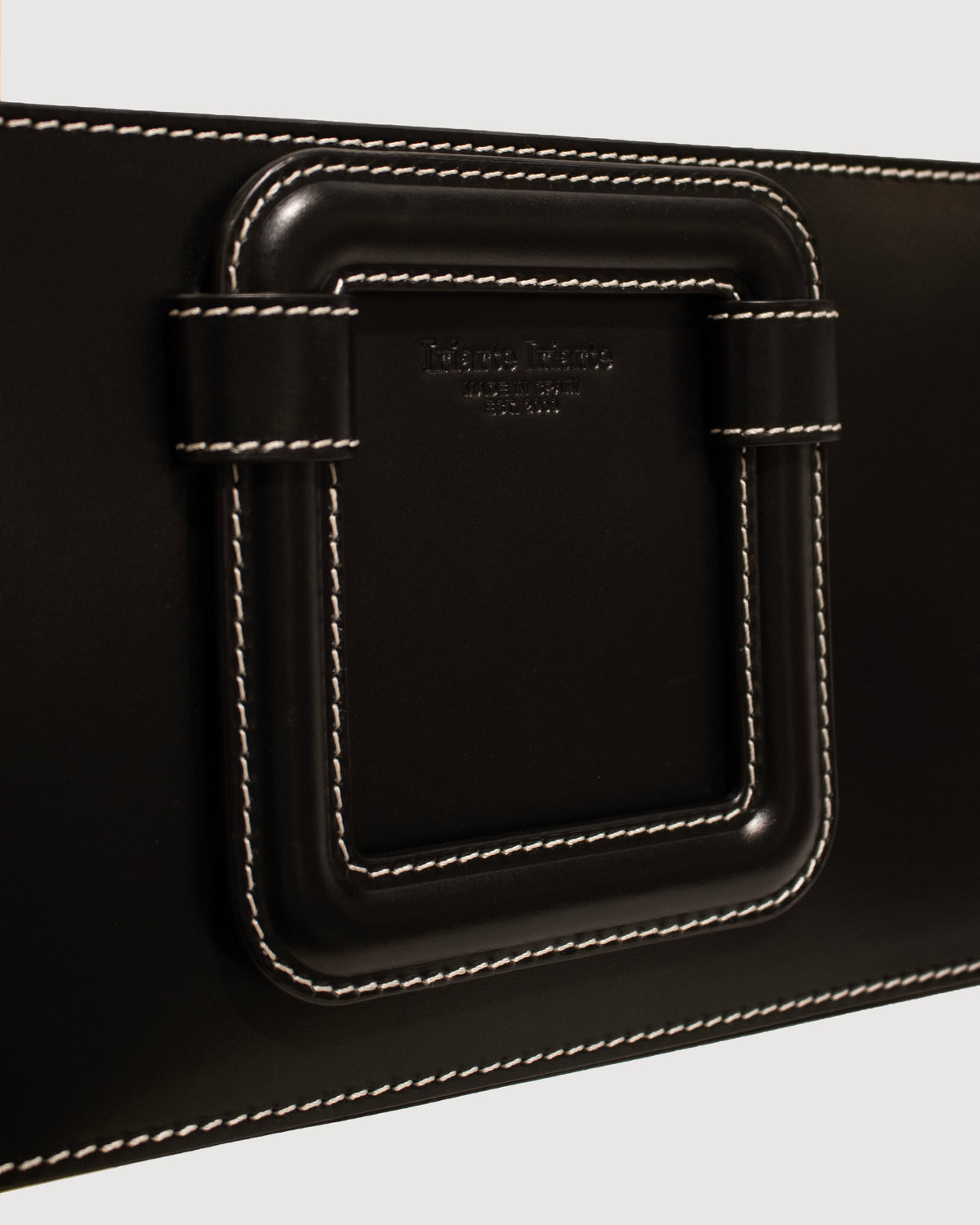 Trapecio - Black (Contrast Stitch)