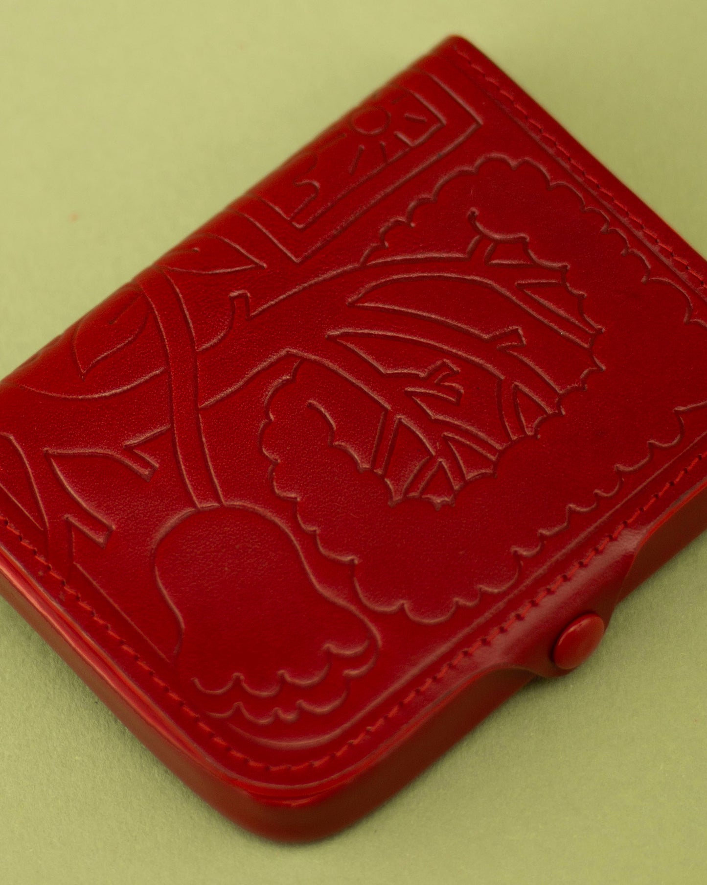 Jules Wallet - Hugo Yoshikawa x Iriarte Iriarte - Red